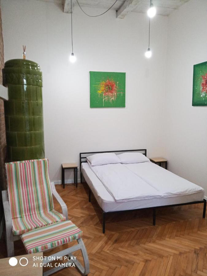 Gogol 14 Apartments: Historic City Center Retreat Uzhhorod Exterior photo