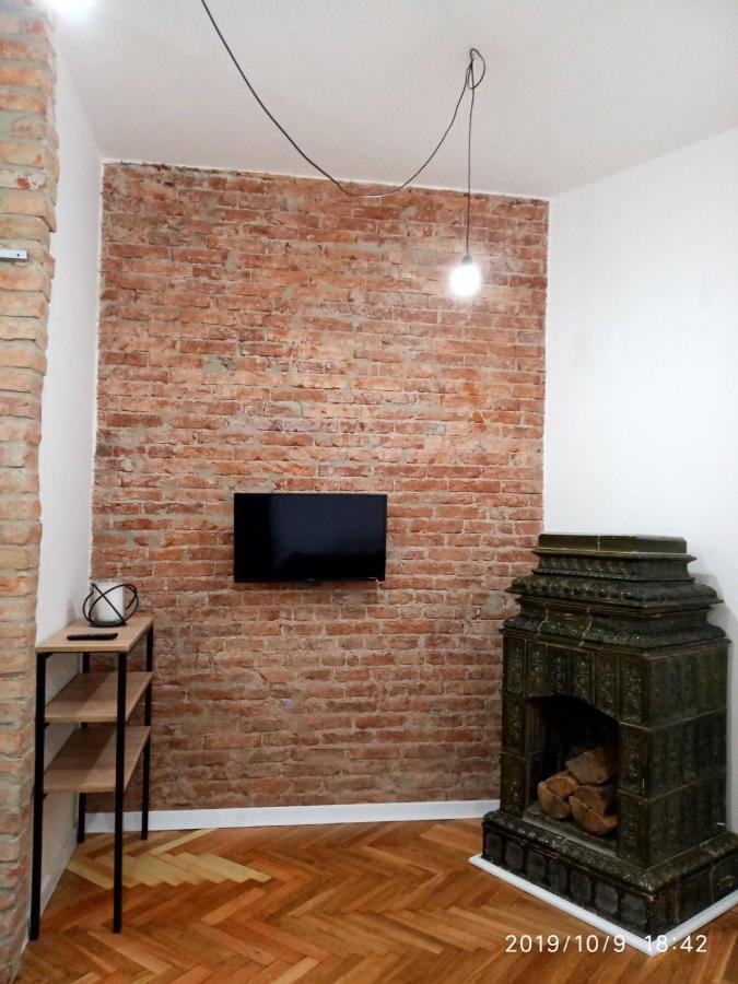 Gogol 14 Apartments: Historic City Center Retreat Uzhhorod Exterior photo